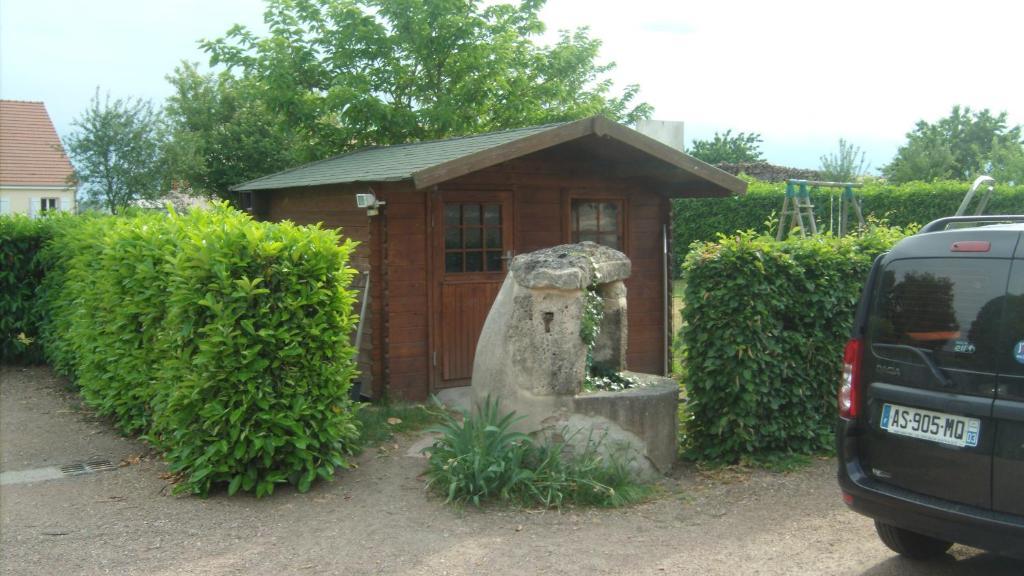 Auberge Les Muriers La Ferté-Hauterive Exterior photo
